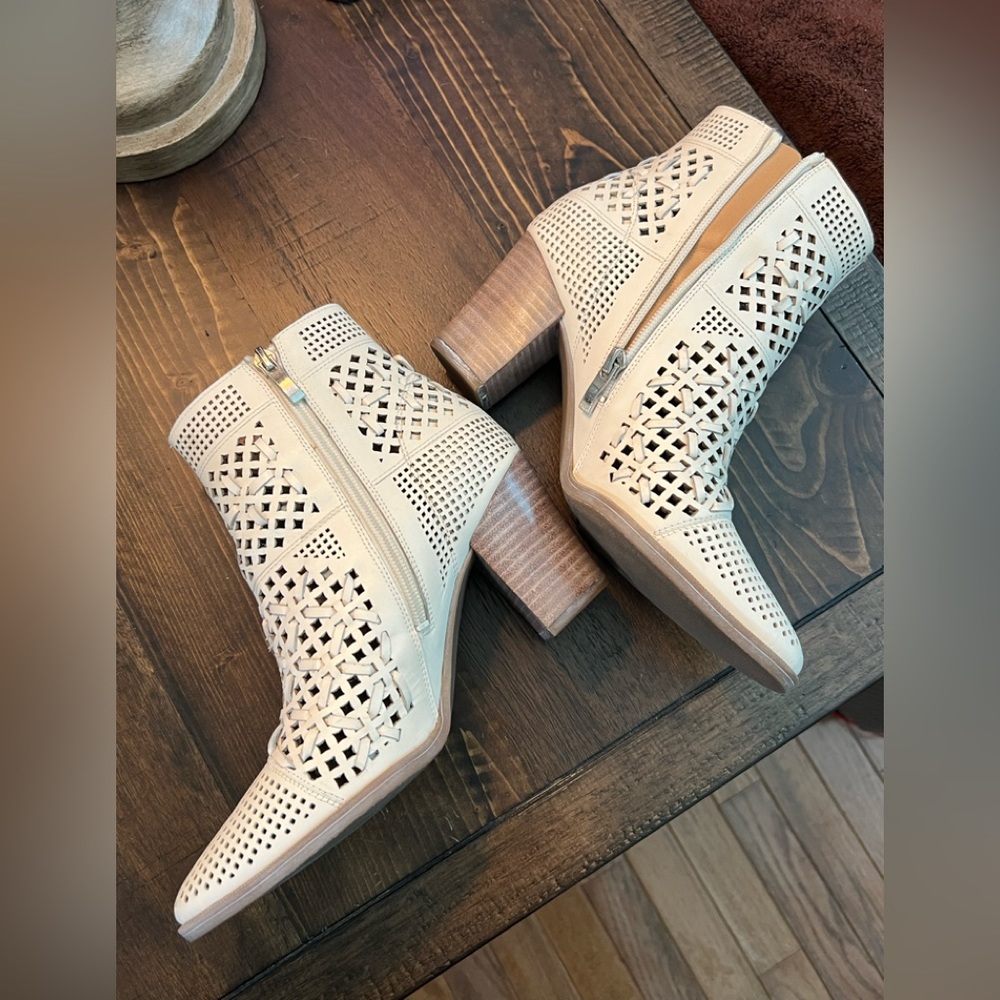 Brand NEW Franco Sarto Damsel boots